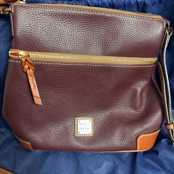 Dooney and Bourke pebbled leather burgundy crossbody bag - Picture 5 of 14